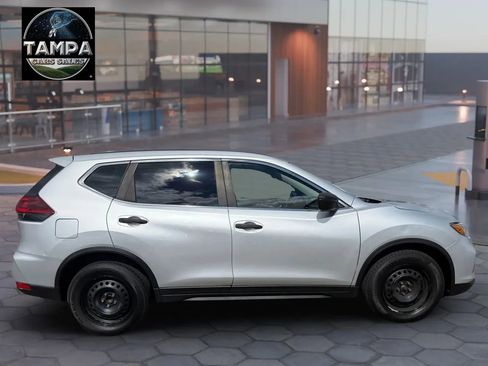 Used 2018 Nissan Rogue S FWD image 4