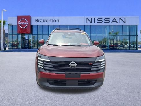 Used 2025 Nissan Kicks SR FWD image 2