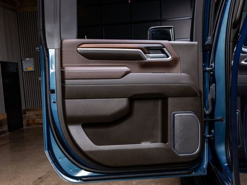 Used 2025 GMC Sierra 2500 Denali w/ Denali Reserve Package image 38