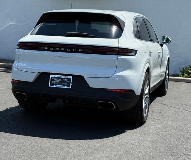 Used 2025 Porsche Cayenne AWD/4WD image 10