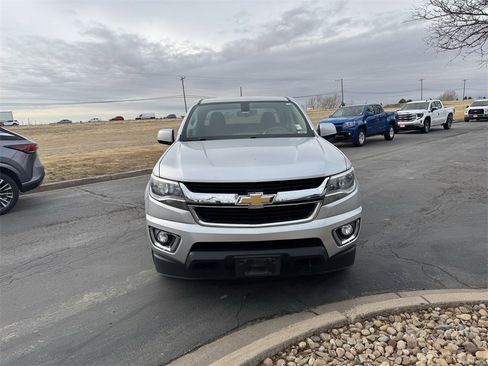 Used 2020 Chevrolet Colorado LT image 2