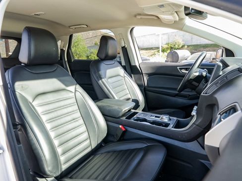 Used 2024 Ford Edge SEL image 19