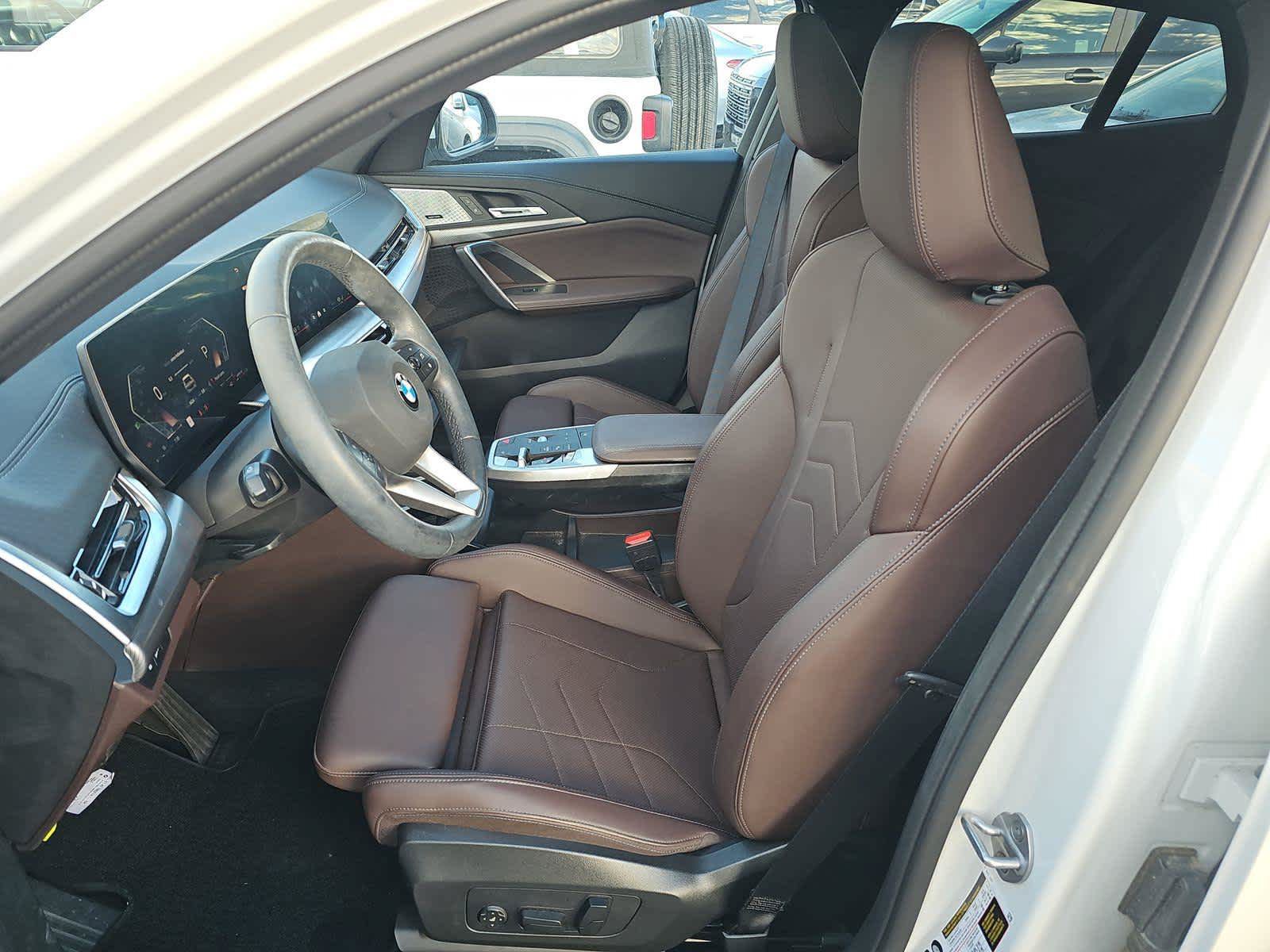 Used 2025 BMW X2 xDrive28i w/ Premium Package AWD/4WD image 5