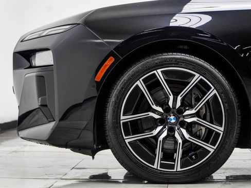 Used 2024 BMW 740i RWD image 13