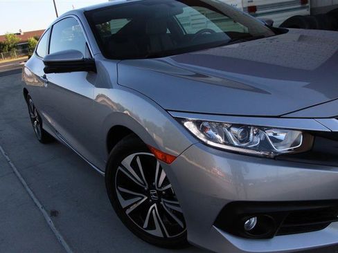 Used 2018 Honda Civic EX-T image 40