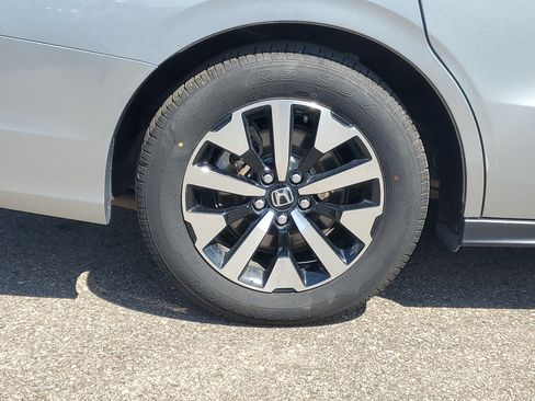 Certified 2025 Honda Odyssey EX-L image 5