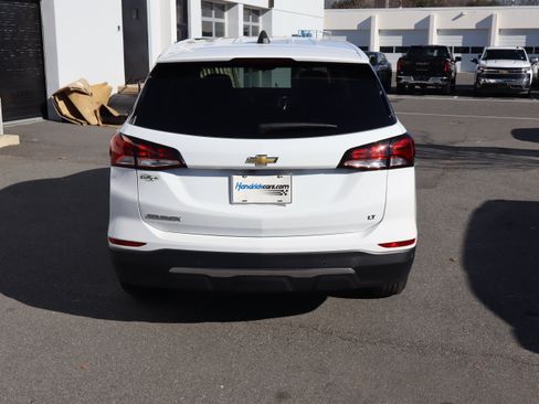 Certified 2024 Chevrolet Equinox LT image 9