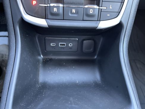 Used 2023 GMC Terrain SLE w/ Driver Convenience Package image 27