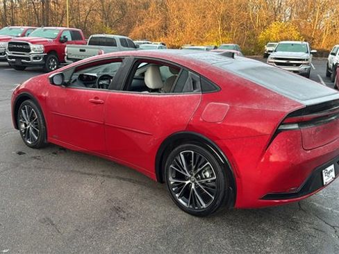 Used 2024 Toyota Prius XLE image 12