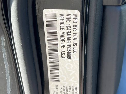 Used 2023 Jeep Grand Cherokee Altitude AWD/4WD image 29