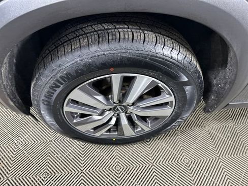 Used 2023 Nissan Pathfinder SL image 10