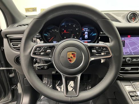Used 2021 Porsche Macan image 12