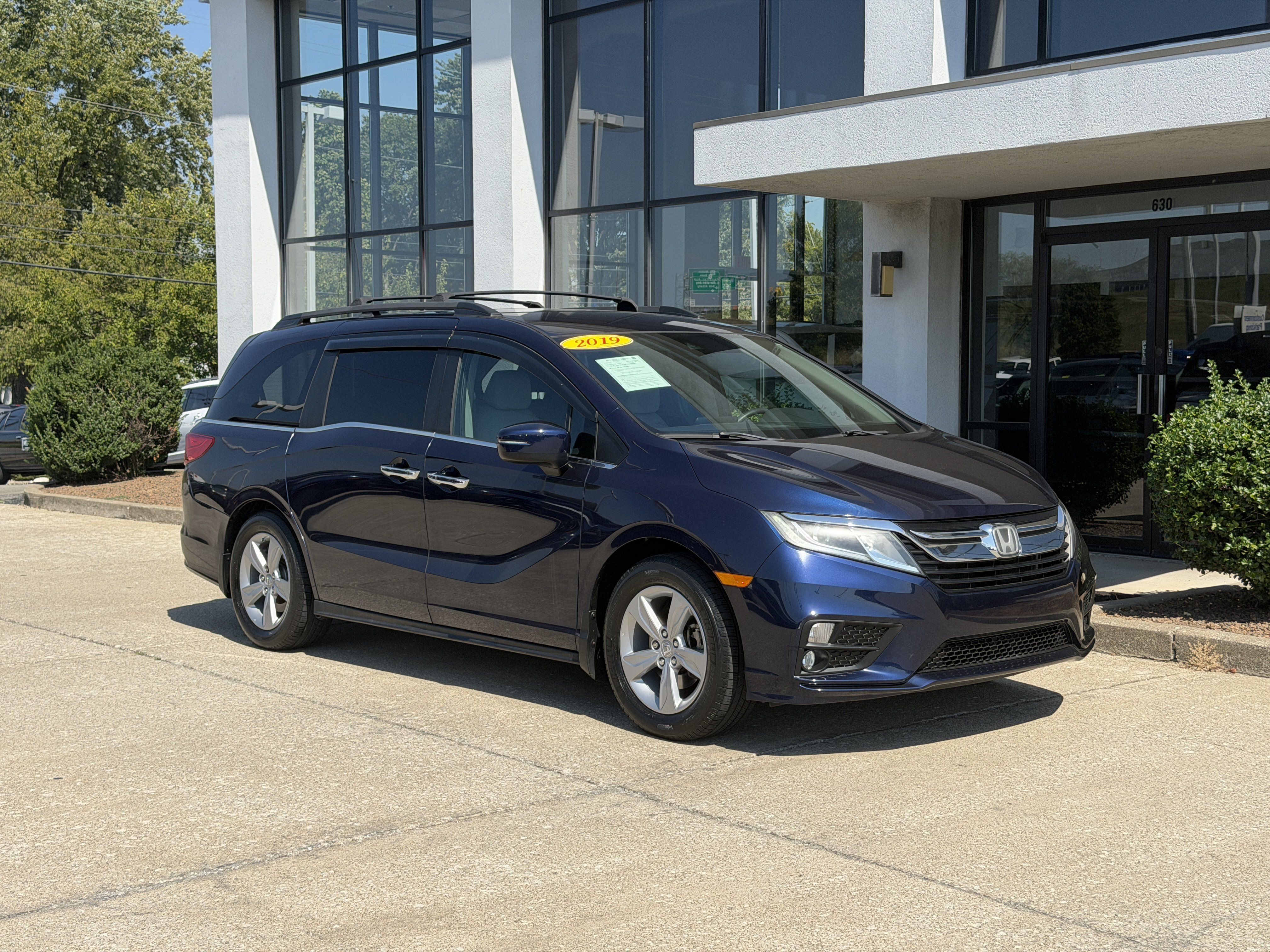 Used 2019 Honda Odyssey EX image 2
