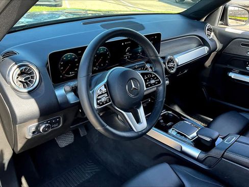 Used 2020 Mercedes-Benz GLB 250 image 16