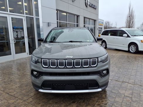 Used 2022 Jeep Compass Limited image 3