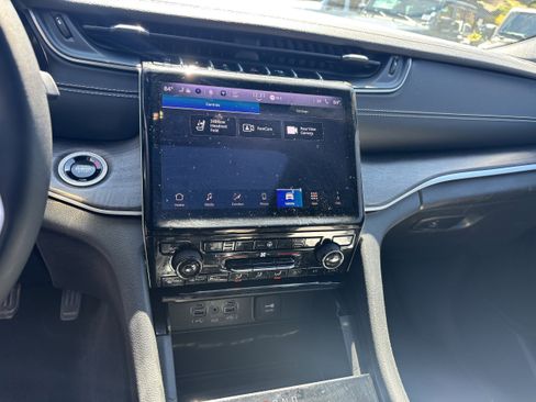 Used 2024 Jeep Grand Cherokee L Limited image 13