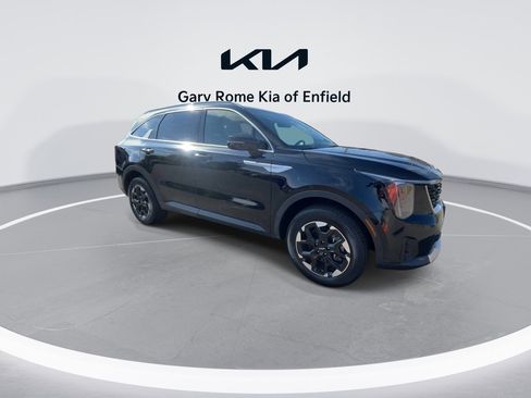 Certified 2024 Kia Sorento S image 2
