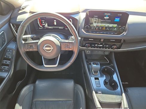 Used 2023 Nissan Rogue Platinum w/ Platinum Premium Package image 14