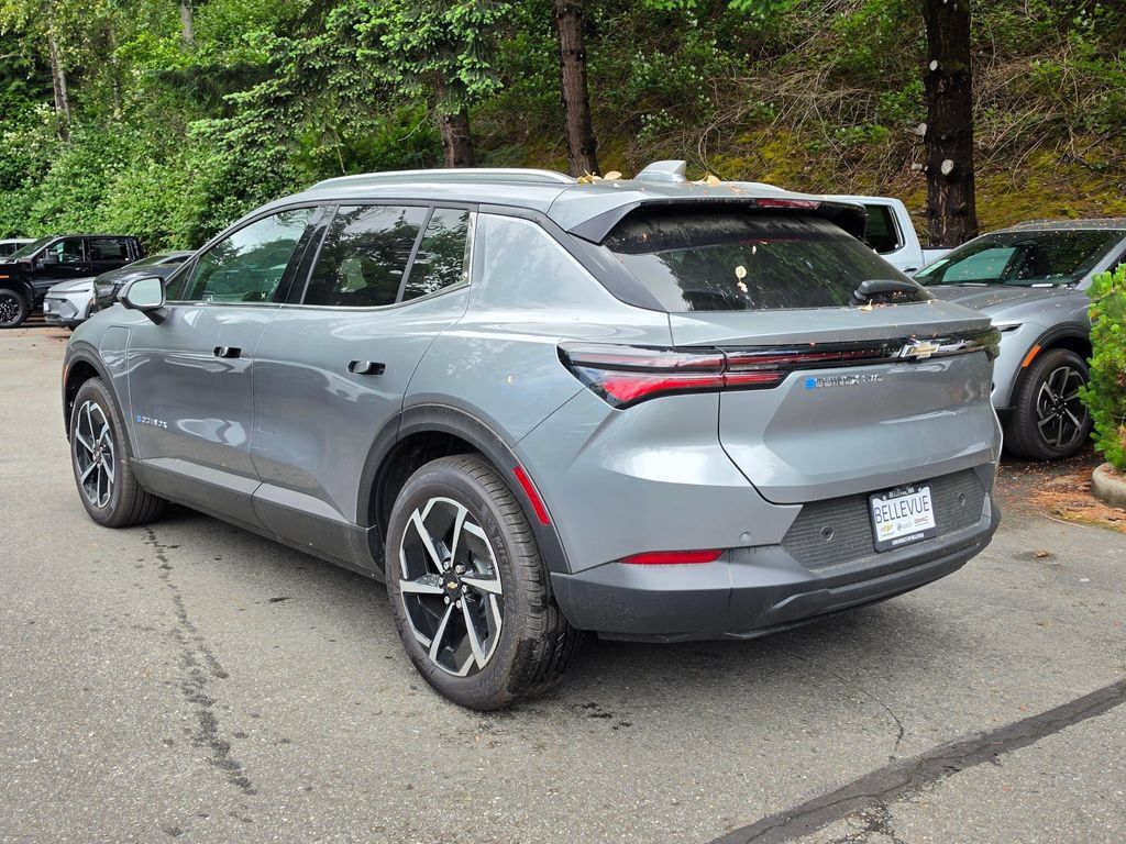 New 2026 Chevrolet Equinox EV LT AWD/4WD image 3