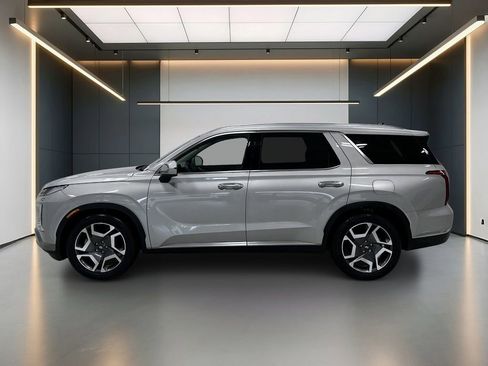 Used 2023 Hyundai Palisade Limited FWD image 2