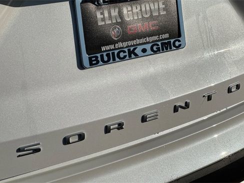 Used 2022 Kia Sorento S image 53