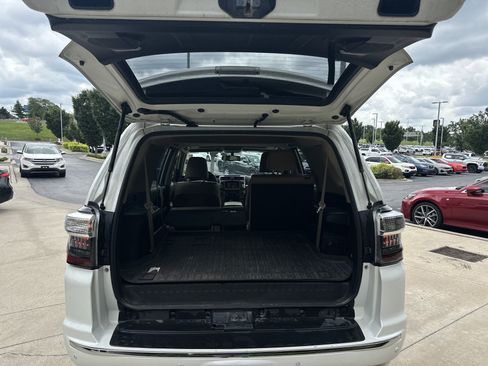 Used 2018 Toyota 4Runner Limited AWD/4WD image 29