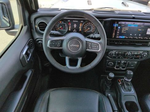 Used 2024 Jeep Wrangler Unlimited Sahara w/ Technology Group AWD/4WD image 16