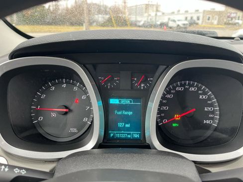 Used 2017 Chevrolet Equinox LT image 9