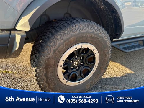 Used 2023 Ford Bronco Badlands w/ Sasquatch Package AWD/4WD image 11