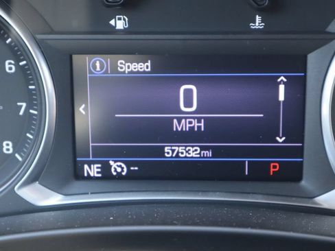 Used 2022 GMC Terrain SLE w/ Driver Convenience Package FWD image 10