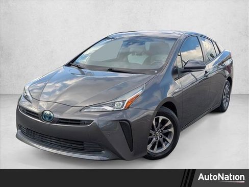 Used 2021 Toyota Prius XLE image 1