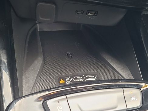 Used 2024 Chevrolet Trax RS w/ Sunroof Package image 27