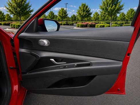 Used 2022 Hyundai Elantra SEL FWD image 20