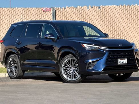Used 2024 Lexus TX 350 AWD w/ Technology Package image 2
