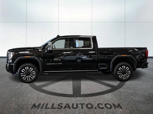 Used 2024 GMC Sierra 2500 Denali Ultimate w/ Max Trailering Package AWD/4WD image 3