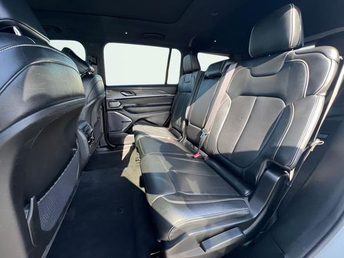 Used 2022 Jeep Grand Cherokee L Overland image 21