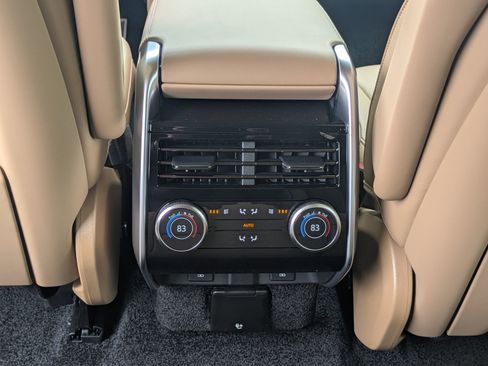 New 2026 Land Rover Range Rover Long Wheelbase SE image 23