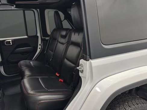 Used 2022 Jeep Wrangler Unlimited Sahara AWD/4WD image 22