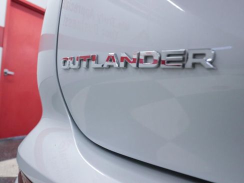 Used 2024 Mitsubishi Outlander SE image 31