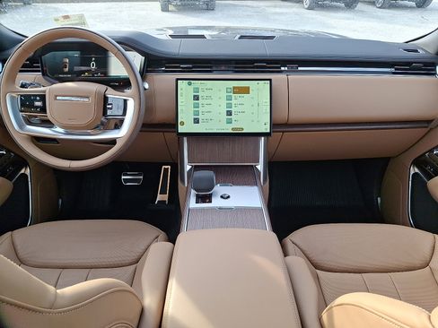 New 2026 Land Rover Range Rover SE image 13