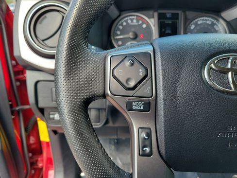 Used 2021 Toyota Tacoma SR5 AWD/4WD image 23