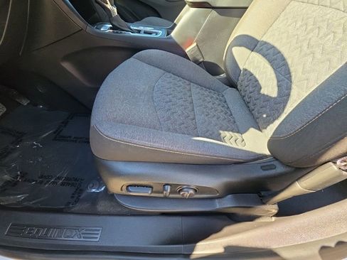 Used 2023 Chevrolet Equinox LT image 31