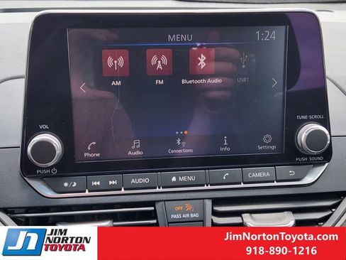 Used 2024 Nissan Altima 2.5 SV FWD image 18