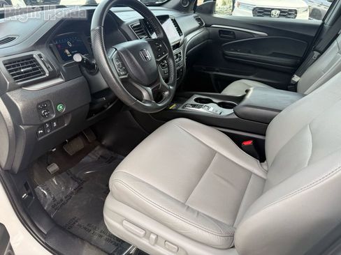 Certified 2024 Honda Passport EX-L image 12