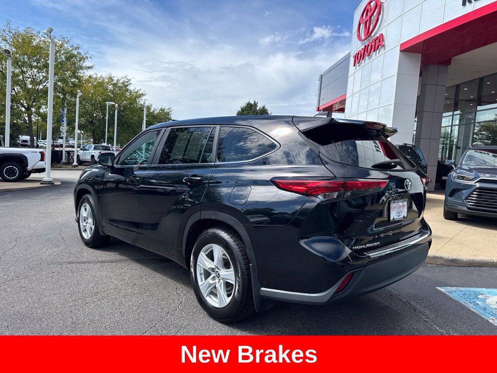 Used 2023 Toyota Highlander L FWD image 6