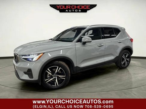 Used 2024 Volvo XC40 B5 Core AWD/4WD image 1