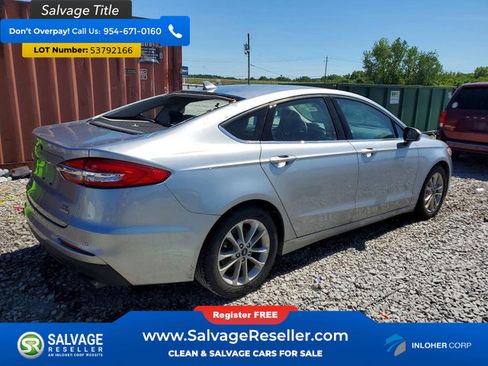 Used 2020 Ford Fusion SE FWD image 4