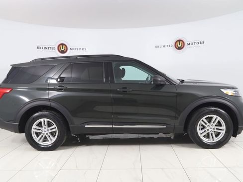 Used 2023 Ford Explorer XLT image 2