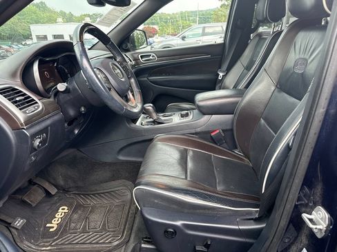 Used 2017 Jeep Grand Cherokee Overland AWD/4WD image 5