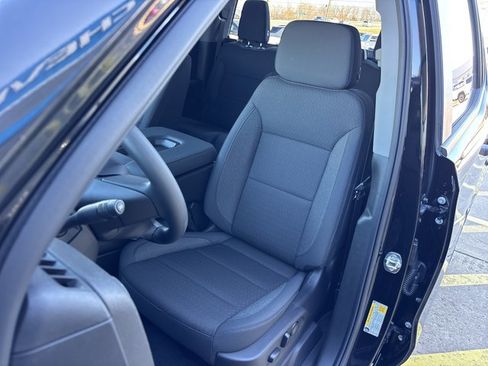 New 2026 Chevrolet Silverado 1500 Custom Trail Boss w/ LPO, Dark Essentials Package image 18